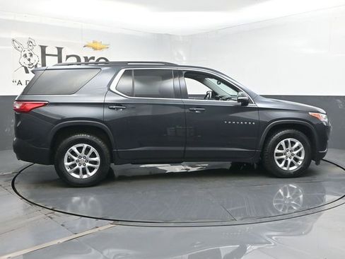 Used 2020 Chevrolet Traverse LT w/ Driver Confidence II Package image 37