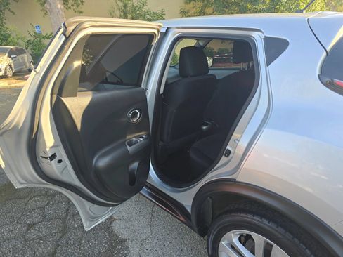 Used 2017 Nissan Juke S FWD image 12