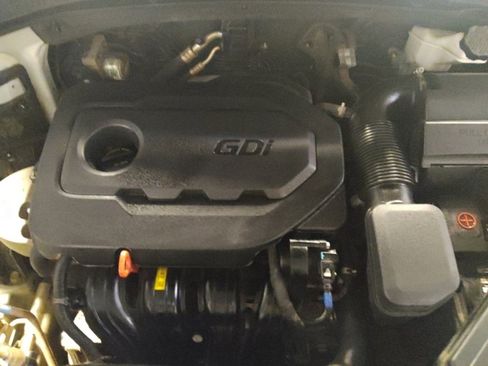 Used 2019 Hyundai Santa Fe SE AWD/4WD image 30
