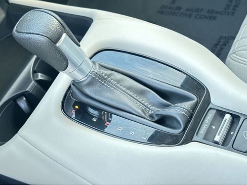 Used 2024 Honda HR-V LX image 21