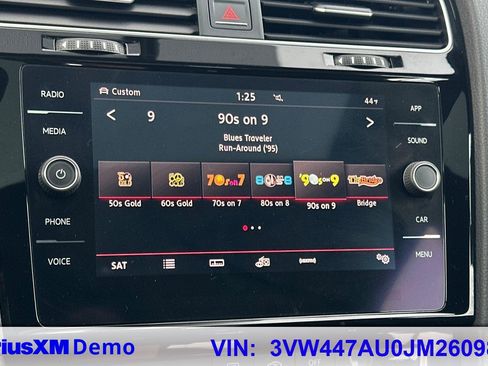 Used 2018 Volkswagen GTI SE image 26