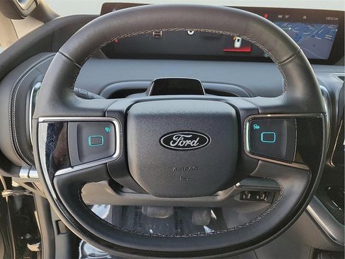 Used 2025 Ford Expedition Max Platinum w/ Stealth Appearance Package image 16