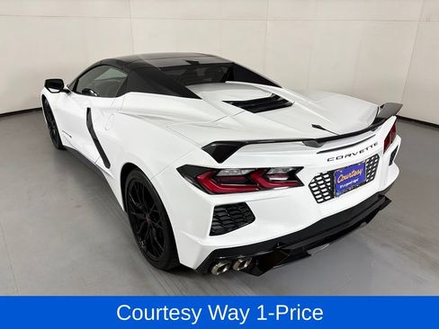 Used 2023 Chevrolet Corvette Stingray Premium Conv w/ Z51 Performance Package RWD image 8