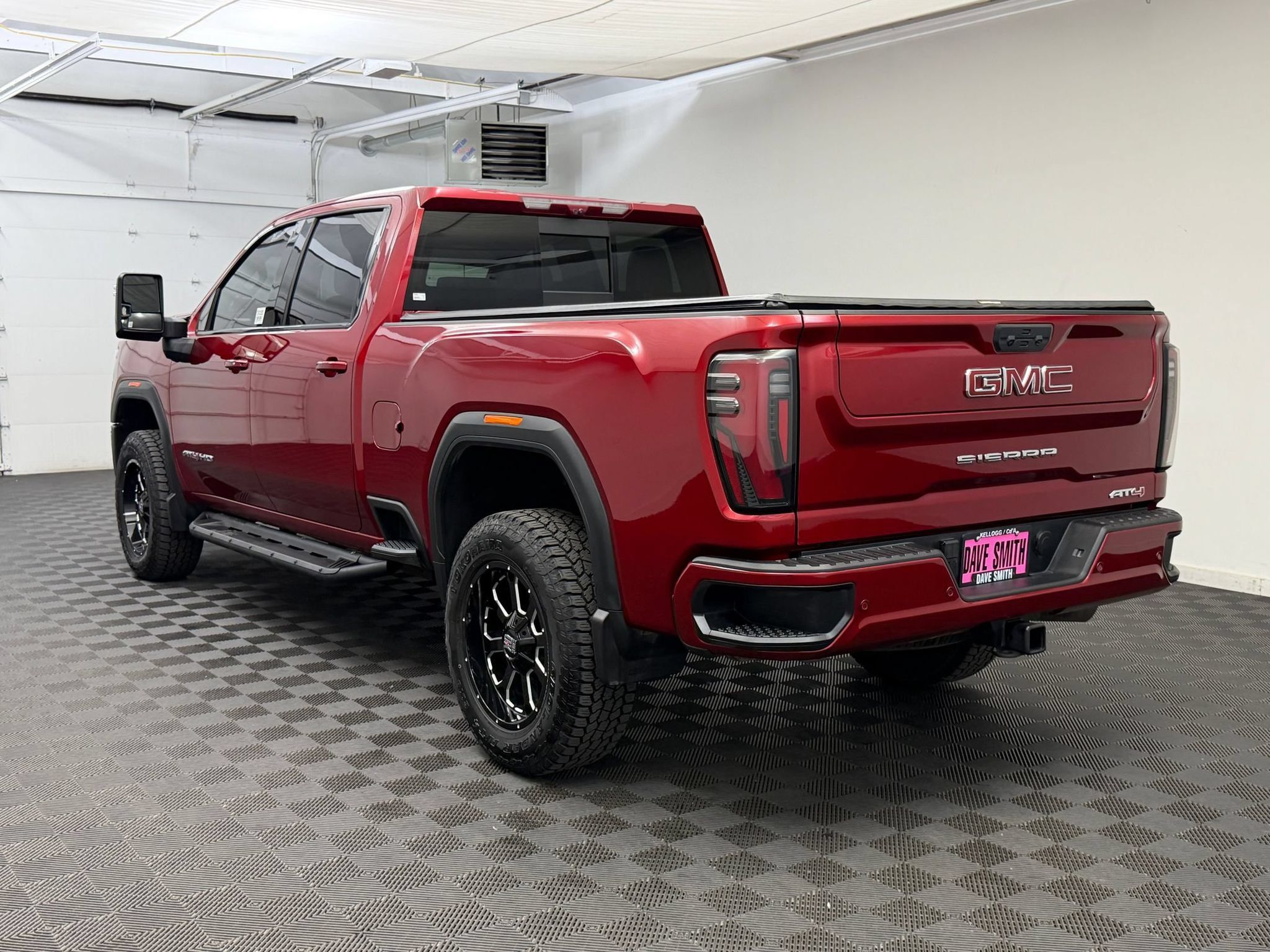 Used 2025 GMC Sierra 2500 AT4 w/ Technology Package AWD/4WD image 3