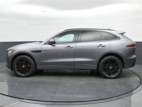 Used 2023 Jaguar F-PACE R-Dynamic S image 5