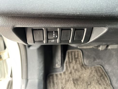 Used 2024 Subaru Outback Premium AWD/4WD image 18