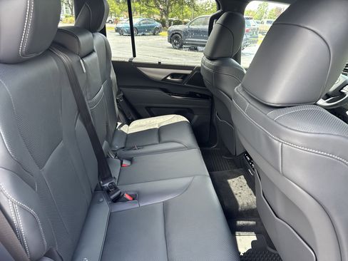 Used 2025 Lexus LX 700h F Sport image 31