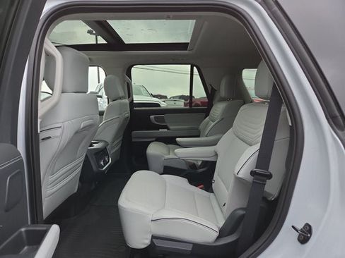 Used 2025 Ford Expedition Platinum w/ Platinum Ultimate Package AWD/4WD image 13