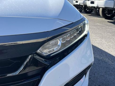 Used 2020 Honda Accord Sport image 9
