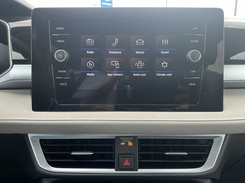 New 2026 Volkswagen Taos SE AWD/4WD image 19