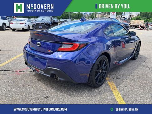 Used 2024 Toyota GR86 Premium RWD image 3