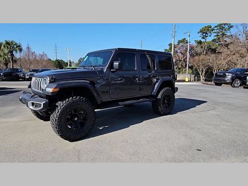 New 2025 Jeep Wrangler Unlimited Sahara w/ Technology Group AWD/4WD image 39
