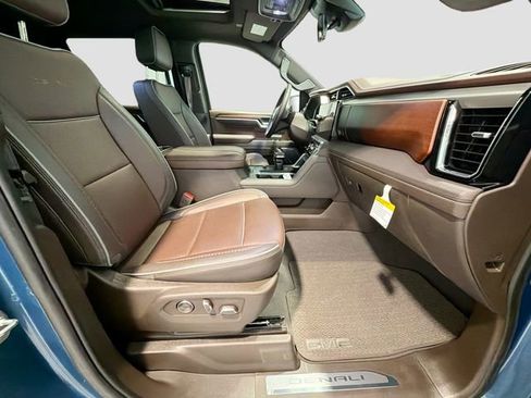 Used 2024 GMC Sierra 1500 Denali w/ Denali Reserve Package AWD/4WD image 23
