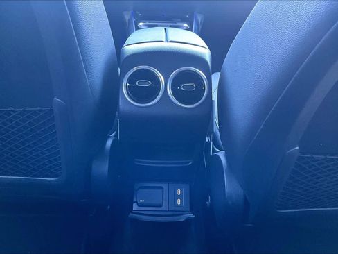 Certified 2025 Mercedes-Benz GLA 250 image 34
