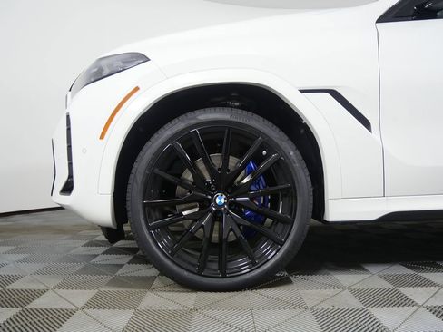 New 2026 BMW X6 xDrive40i image 7