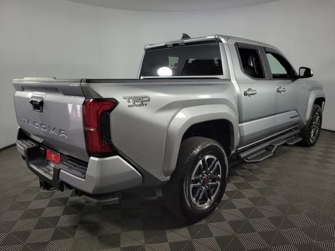 Used 2025 Toyota Tacoma TRD Sport image 8