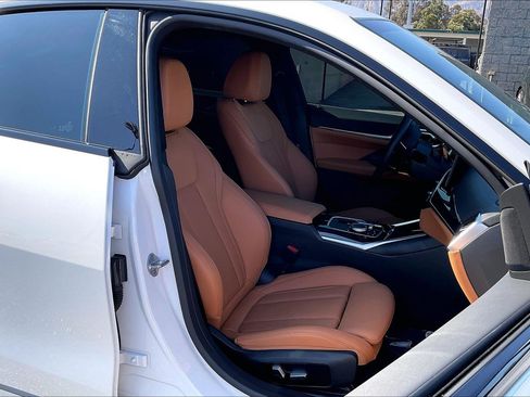 Used 2023 BMW i4 eDrive35 w/ Premium Package RWD image 7
