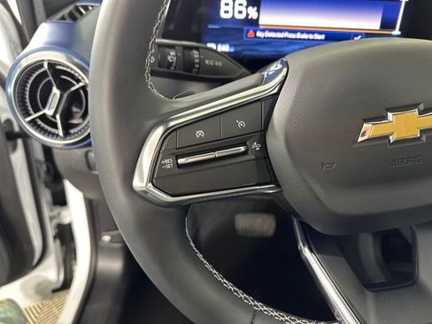 Used 2024 Chevrolet Equinox EV LT image 15