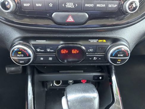 Used 2020 Kia Soul GT-Line Turbo FWD image 25