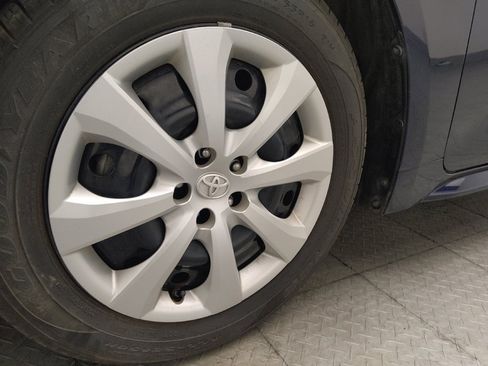 Used 2021 Toyota Corolla LE FWD image 31