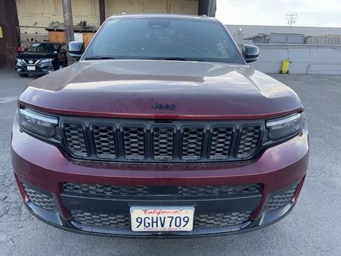 Used 2021 Jeep Grand Cherokee L Laredo image 2