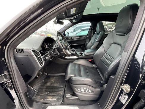 Used 2020 Porsche Cayenne Turbo S AWD/4WD image 14