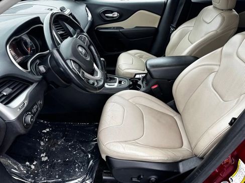 Used 2015 Jeep Cherokee Limited w/ Luxury Group image 5