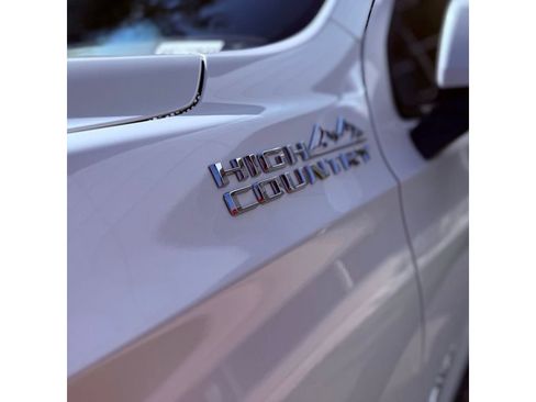 Used 2021 Chevrolet Tahoe High Country RWD image 33