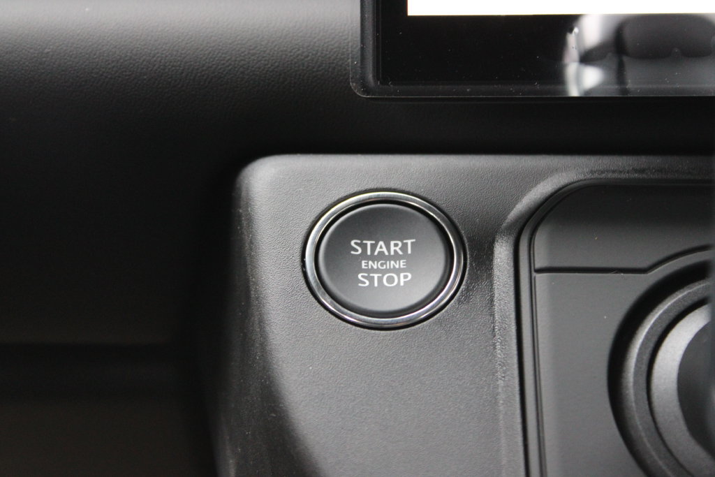 New 2026 Land Rover Defender 110 X-Dynamic SE AWD/4WD image 16