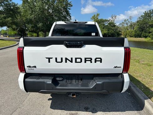 Used 2022 Toyota Tundra SR5 w/ SR5 Convenience Package AWD/4WD image 4