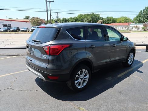 Used 2019 Ford Escape SE FWD image 3