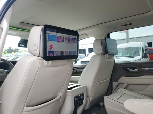 Used 2023 GMC Yukon XL Denali image 15