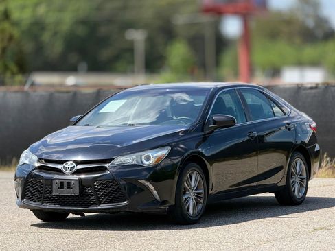 Used 2016 Toyota Camry SE image 6
