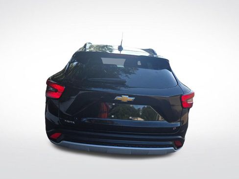 Used 2025 Chevrolet Trax LT FWD image 6