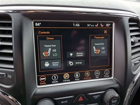 Used 2018 Jeep Grand Cherokee Limited image 25