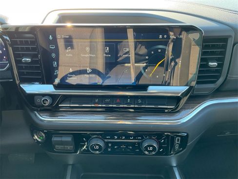 Used 2025 Chevrolet Silverado 2500 LT image 12