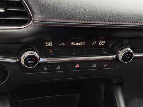 Used 2022 MAZDA MAZDA3 s image 23