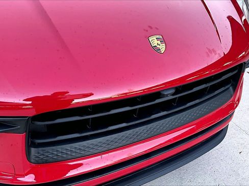 Used 2022 Porsche Macan image 31