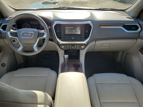 Used 2018 GMC Acadia SLE image 12