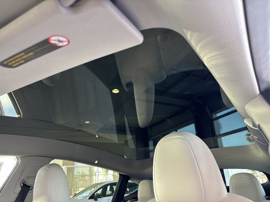 Used 2025 Tesla Model Y Long Range AWD/4WD image 21