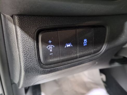 Used 2020 Hyundai Santa Fe SE FWD image 17