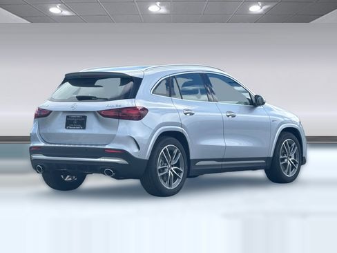 New 2026 Mercedes-Benz GLA 35 AMG 4MATIC image 9