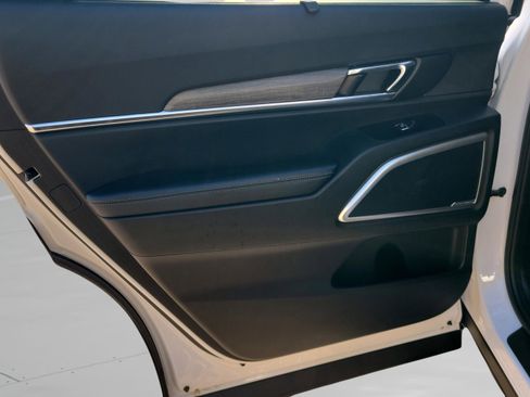 Used 2022 Kia Telluride EX w/ EX Premium Package image 11