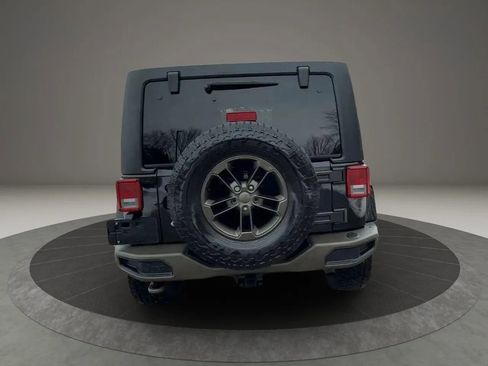 Used 2016 Jeep Wrangler Unlimited Sahara AWD/4WD image 4