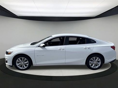 Used 2025 Chevrolet Malibu LT image 12