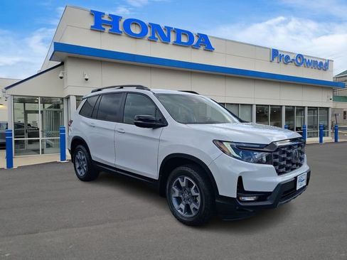 Used 2023 Honda Passport TrailSport image 3