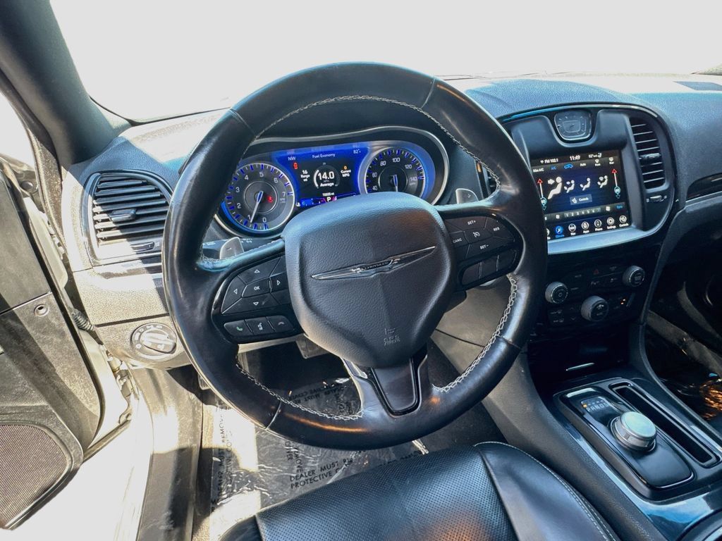 Used 2022 Chrysler 300 S w/ Comfort Group RWD image 11