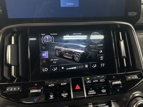 New 2025 Lexus LX 600 4WD w/ Luxury Package image 15