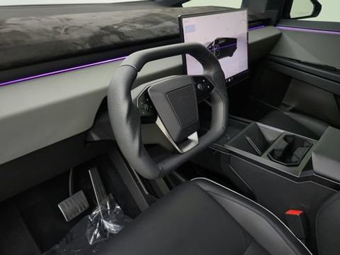 Used 2024 Tesla Cybertruck AWD Crew Cab image 59
