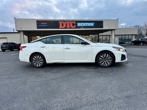 Used 2025 Nissan Altima 2.5 SV image 3